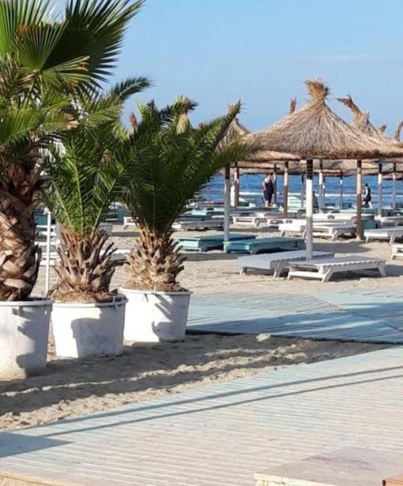 Alezzy Reasort Luxury Apartment 81 Prima Linie La Mare ナボダリ エクステリア 写真