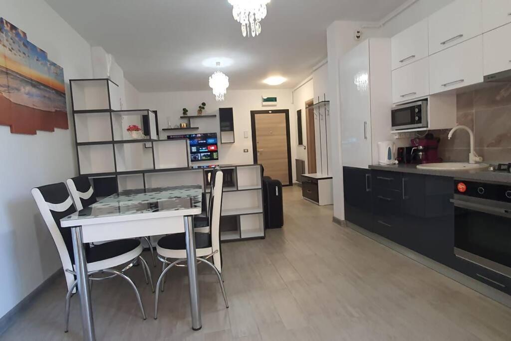 Alezzy Reasort Luxury Apartment 81 Prima Linie La Mare ナボダリ エクステリア 写真